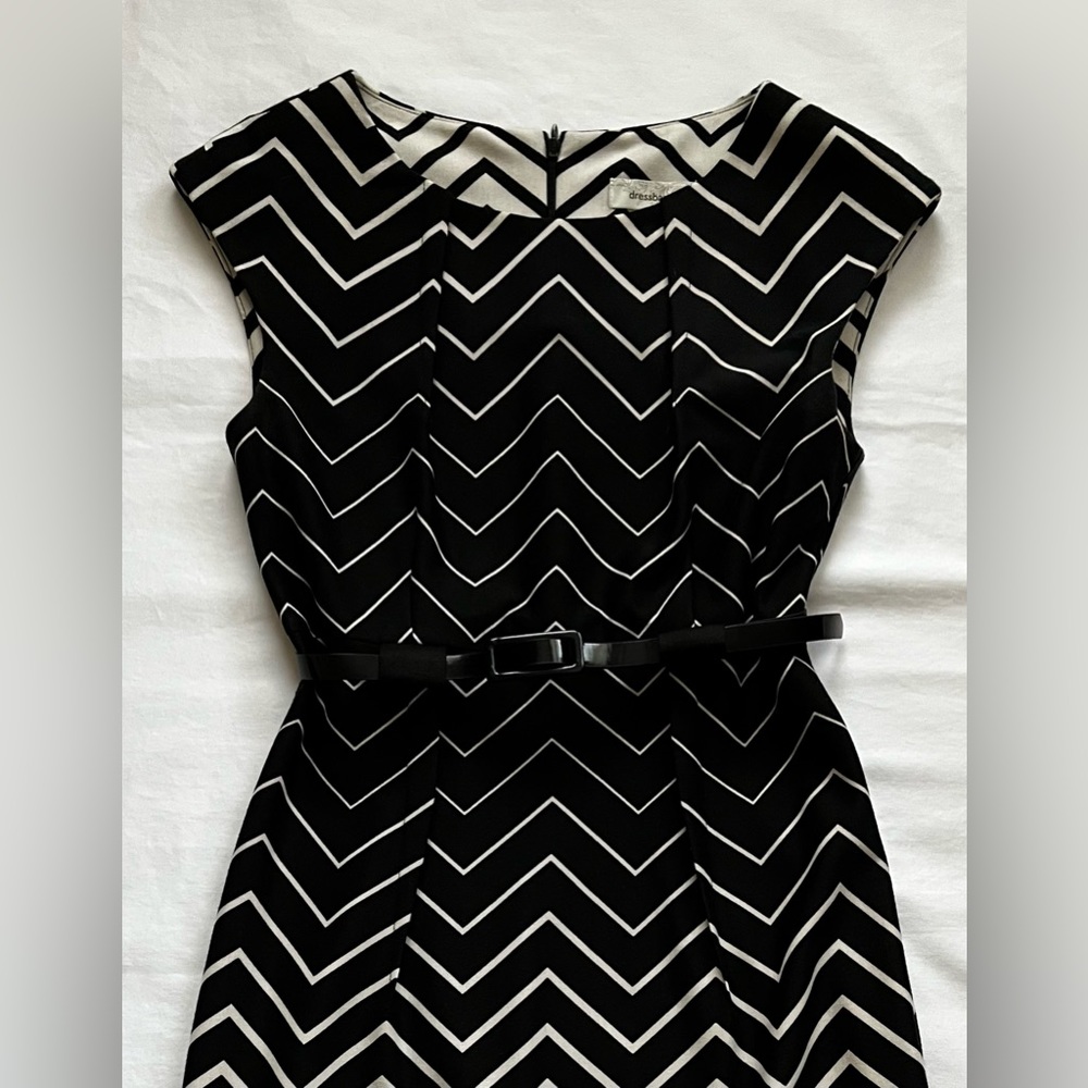 Black and White Sleeveless Sheath Midi Dress - Picture 2 of 13